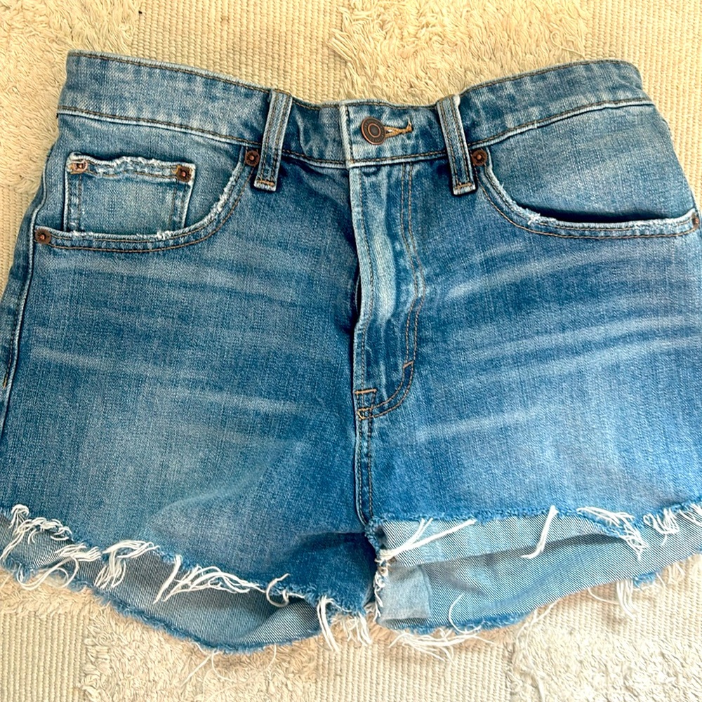 Lucky pins short